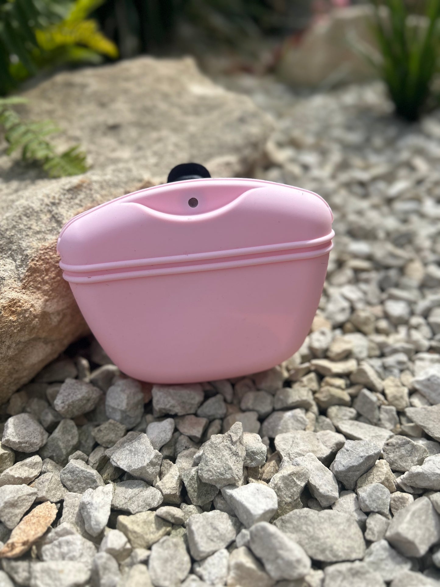 SILICONE TREAT POUCH