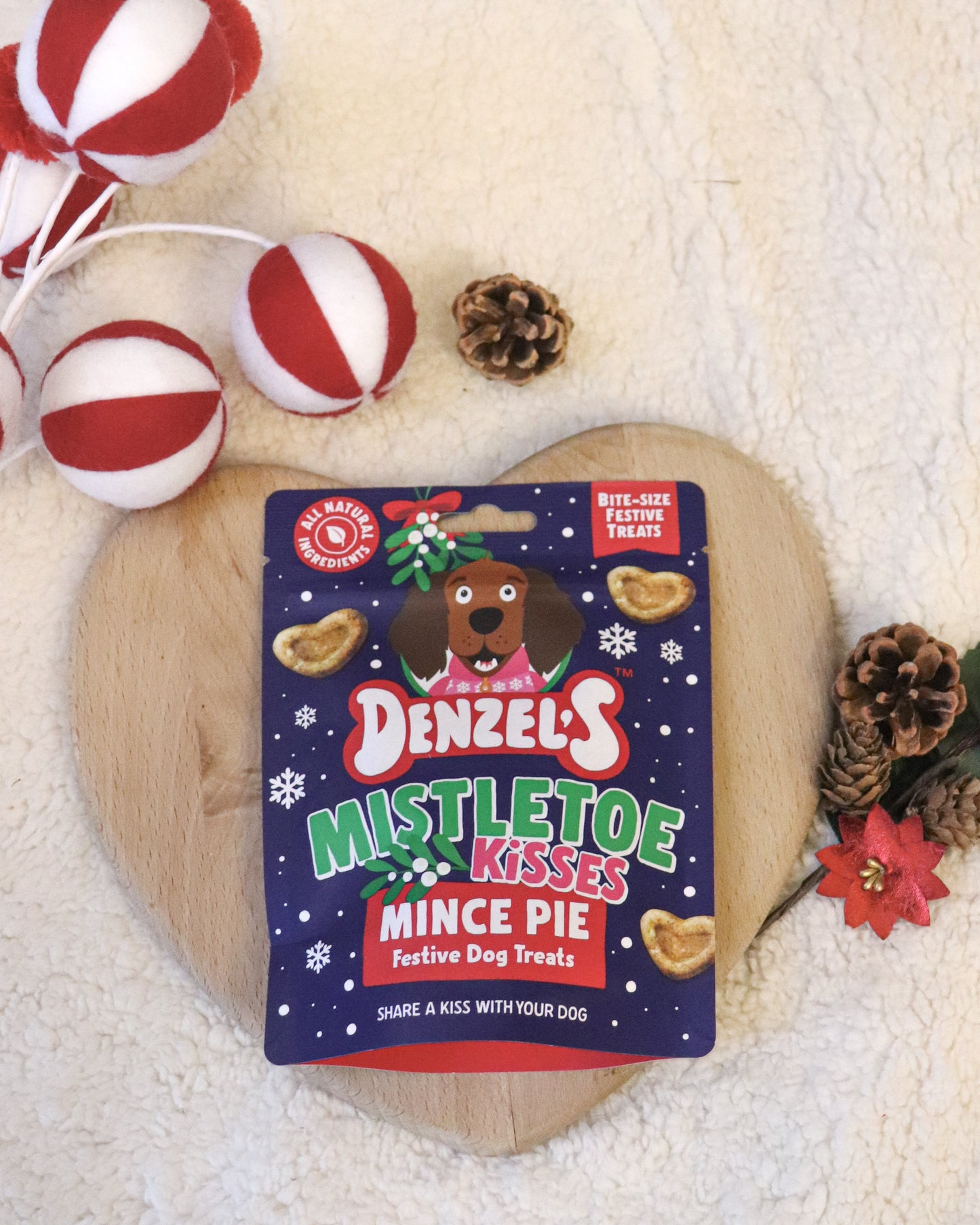DENZELS MISTLETOE KISSES MINCE PIE TRAINING TREATS