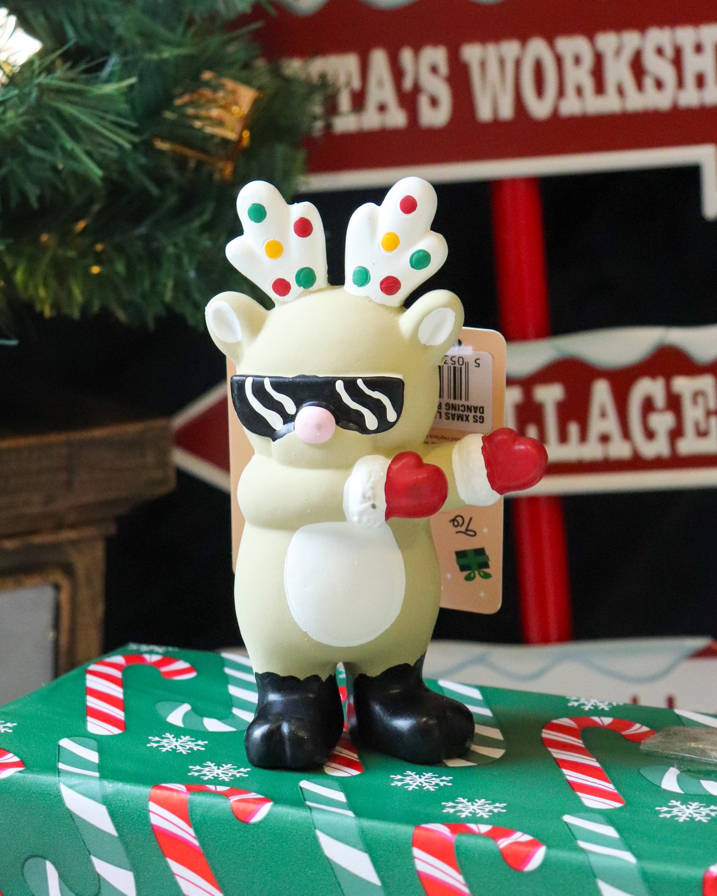 DAVE DANCING REINDEER SQUEAKY LATEX TOY