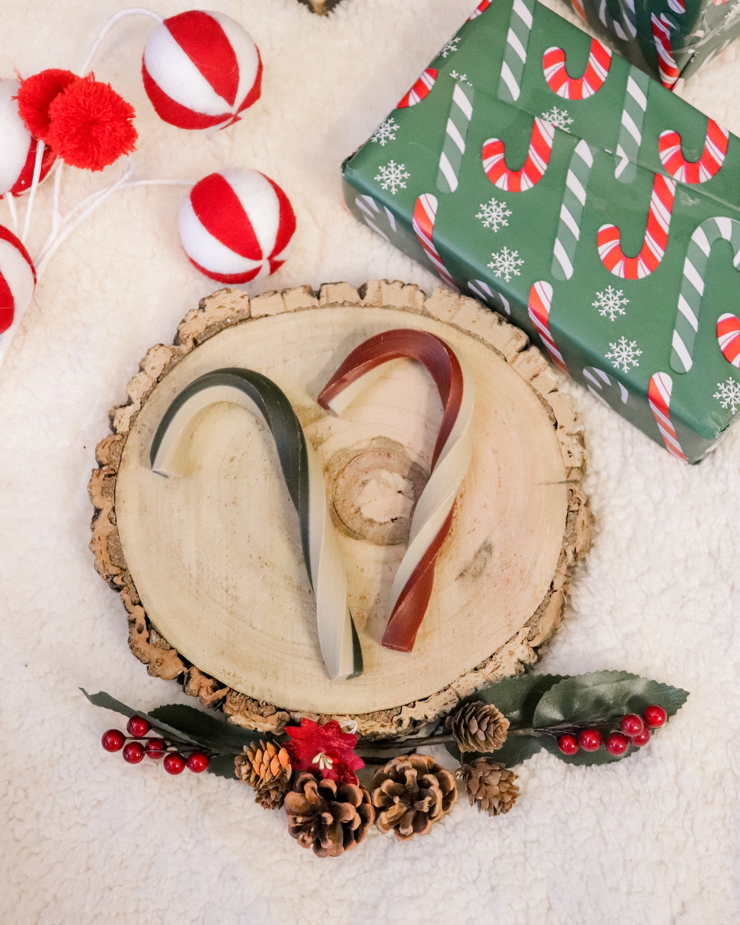 CHRISTMAS VEGGIE CANDY CANE DOG TREAT CHEW