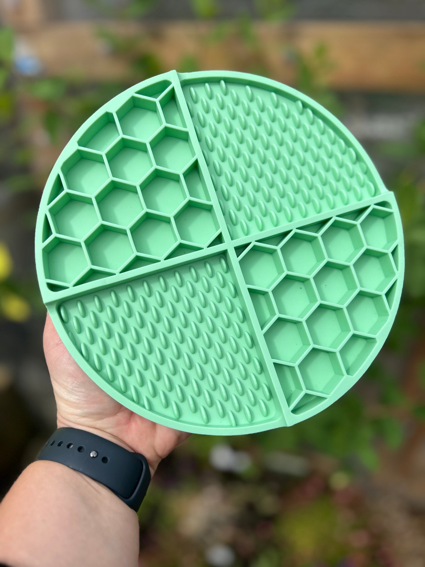 DUAL TEXTURE HONEYCOMB LICKMAT SLOW FEEDER TRAY BOWL