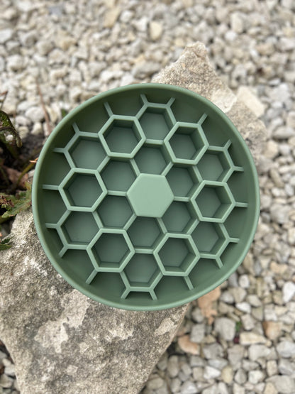 HONEYCOMB HIVE SILICONE SLOW FEEDER BOWL