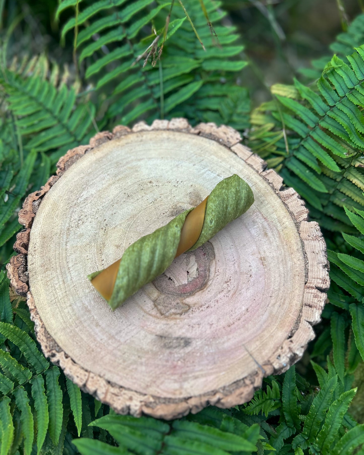 VEGGIE BITES BROCCOLI & SPINACH  PUFFED TWIST STICK CHEW