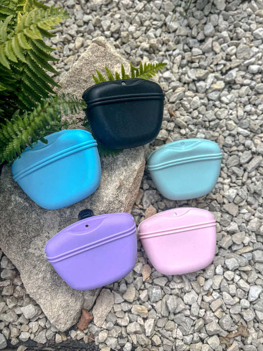 SILICONE TREAT POUCH