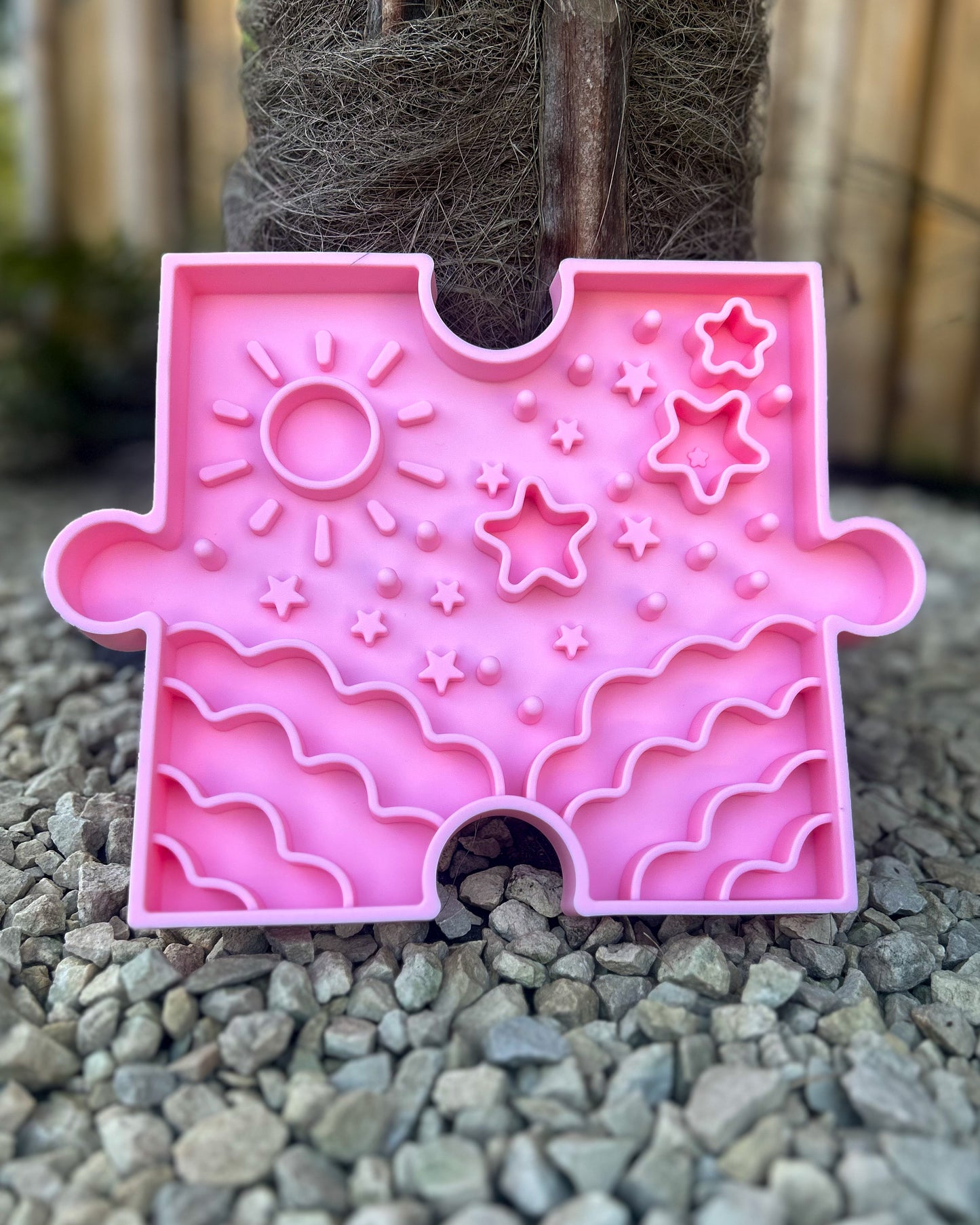 PUZZLE PIECES SILICONE SLOW FEEDER BOWL