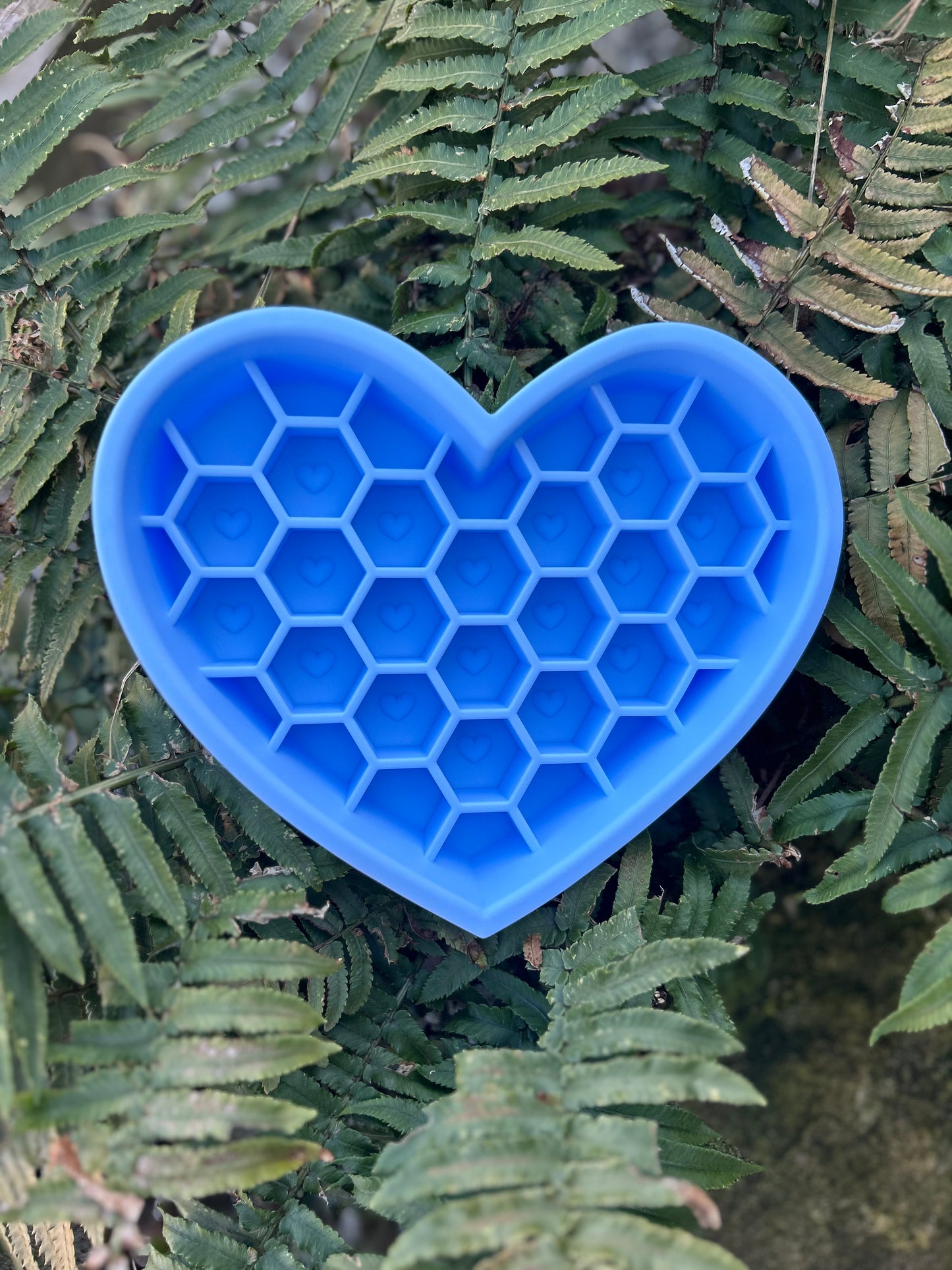 HEART HONEYCOMB BOWL / LICKMAT SLOW FEEDER 2 IN 1