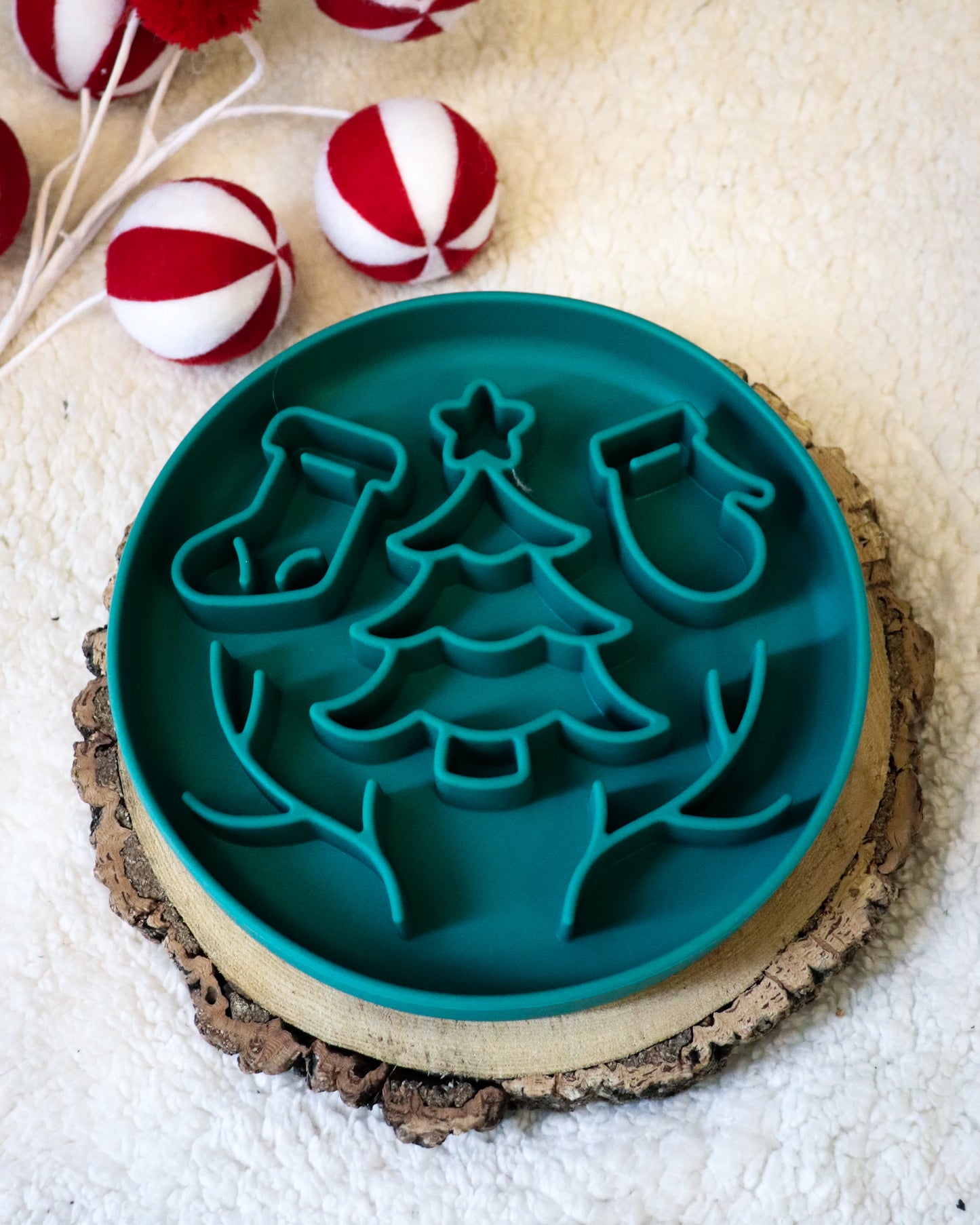 All THINGS CHRISTMAS SILICON SLOW FEEDER ENRICHMENT BOWL