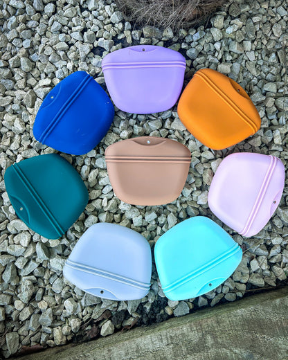 SILICONE TREAT POUCH