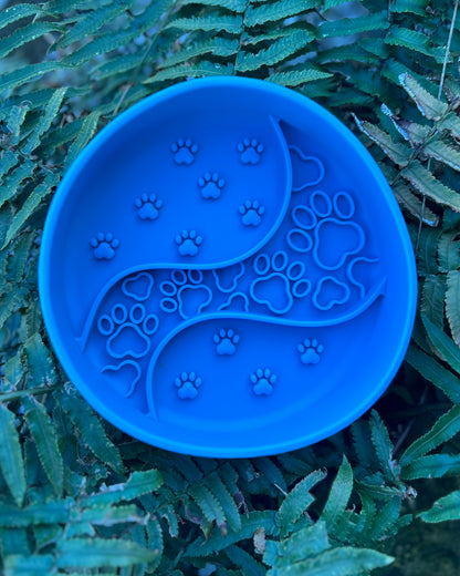 PAWS ON PLATES SILICONE SLOW FEEDER LICK BOWL