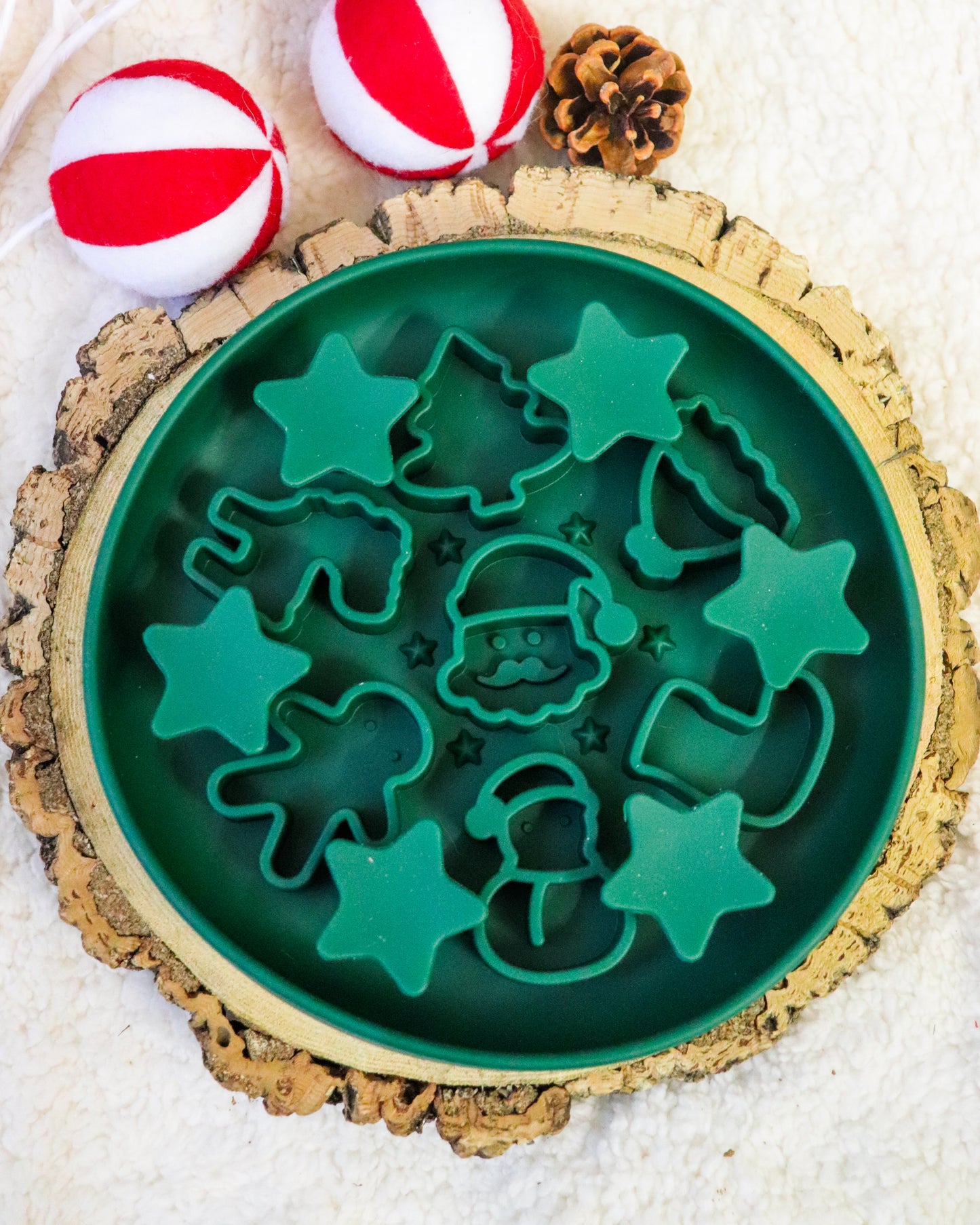 CHRISTMAS WONDERLAND SILICONE SLOW FEEDER BOWL