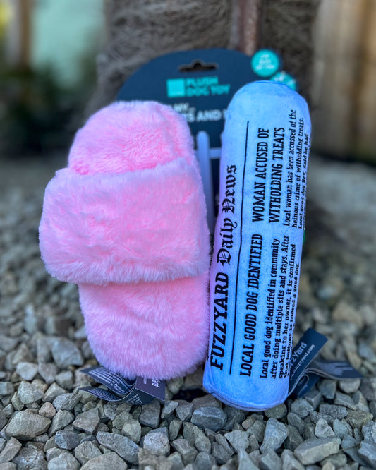 FUZZYARD SLIPPER & PAPER 2 PIECE LARGE PLUSHIE SET