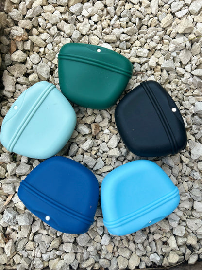 SILICONE TREAT POUCH