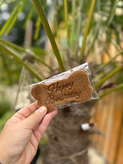 NELSON’S TREATS LARGE HAND BAKED DOG BIRTHDAY BISCUIT