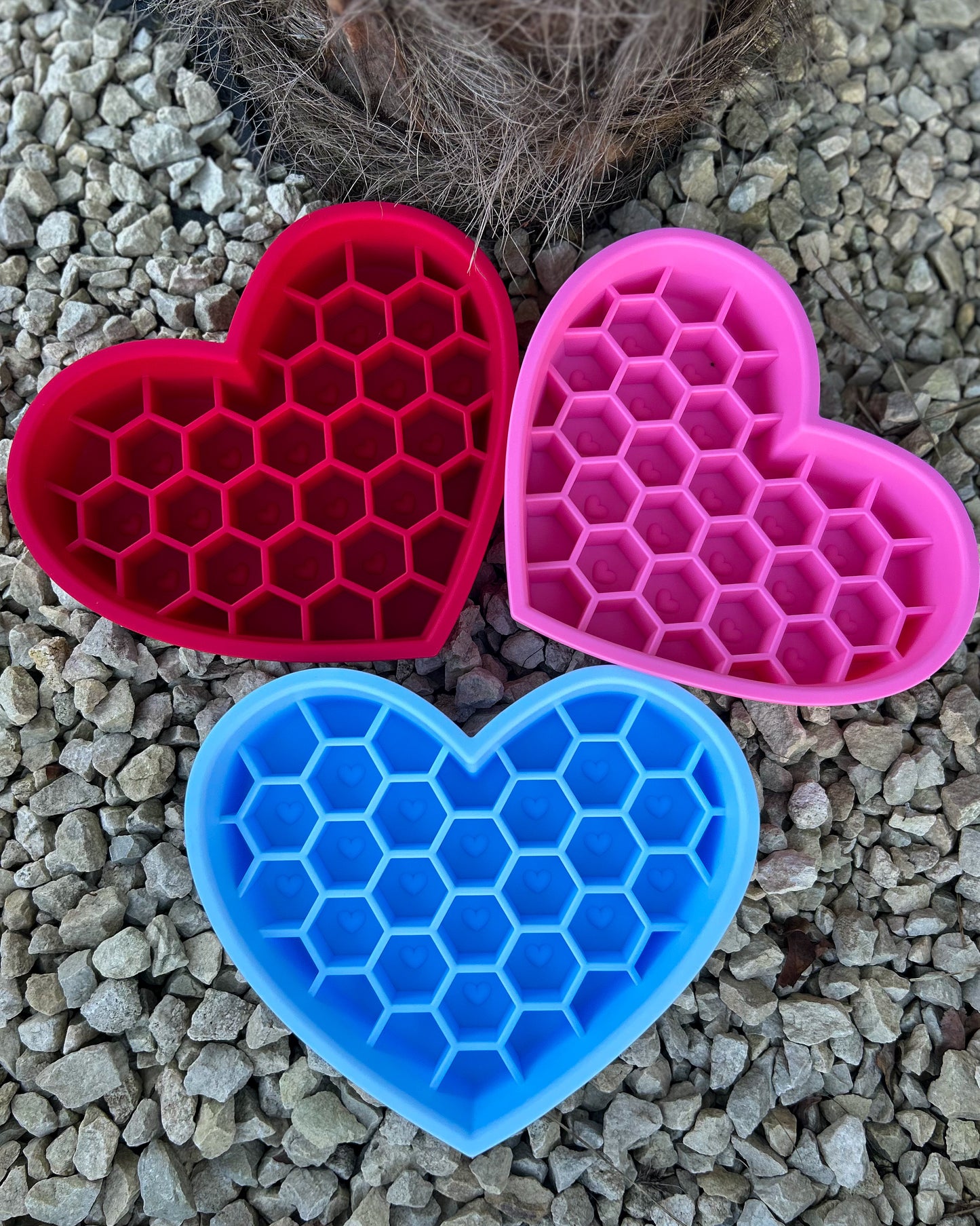 HEART HONEYCOMB BOWL / LICKMAT SLOW FEEDER 2 IN 1