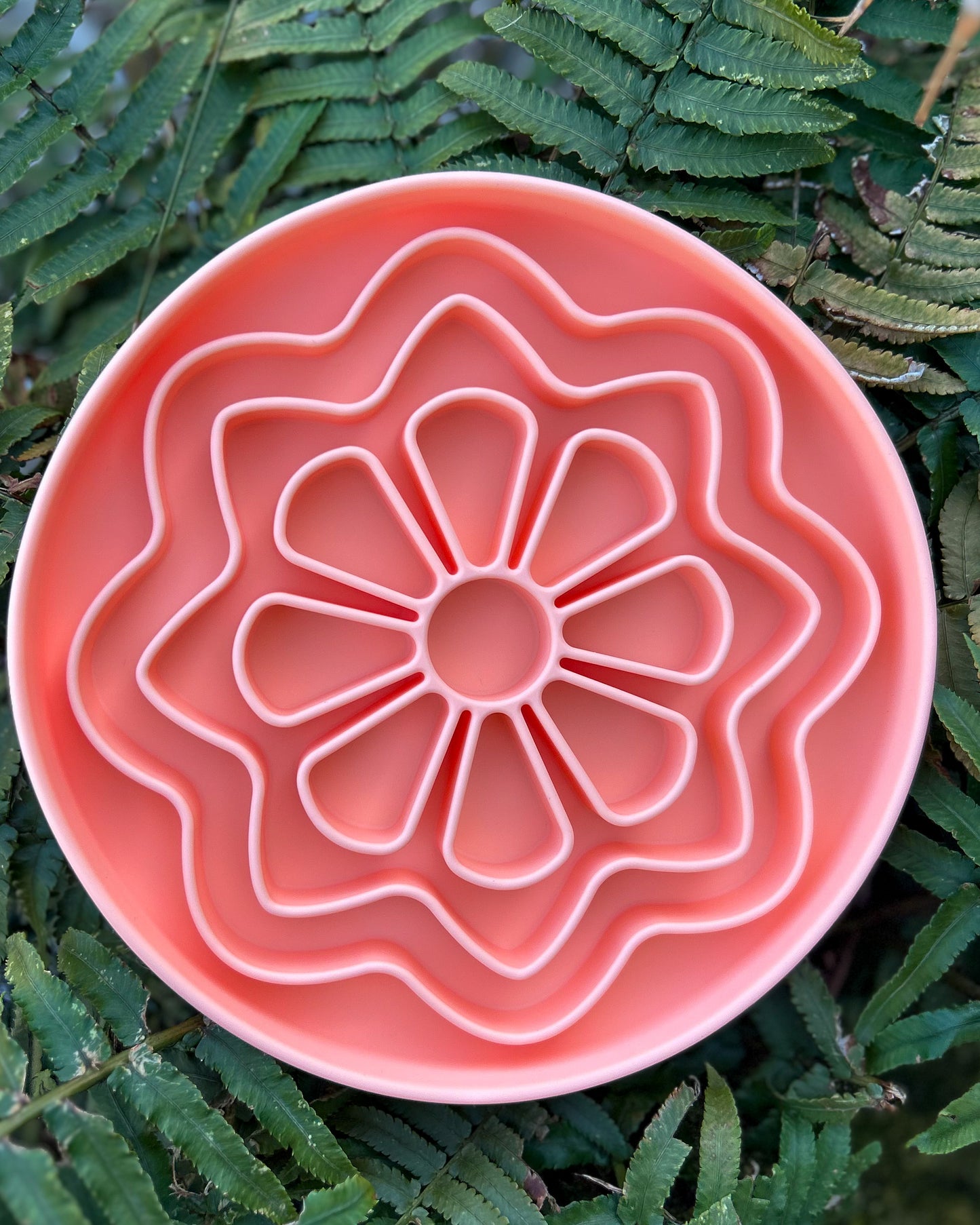 PEACHY PETALS SILICONE SLOW FEEDER BOWL