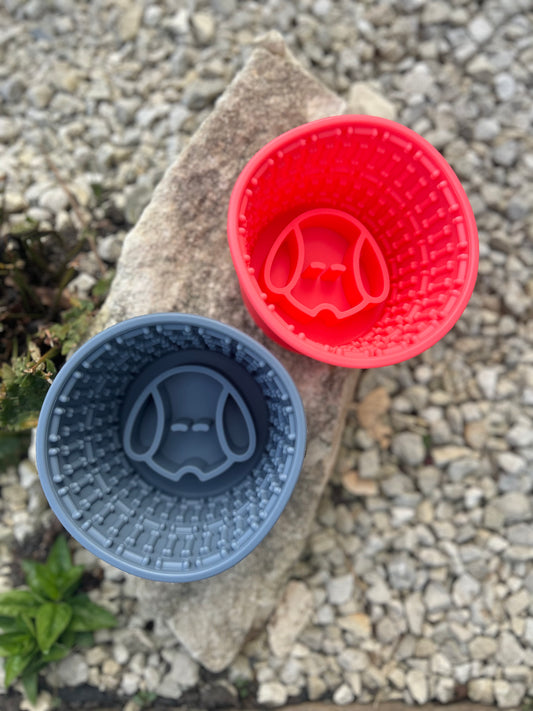 THE “DOGGY” POT SILICONE SLOW FEEDER BOWL
