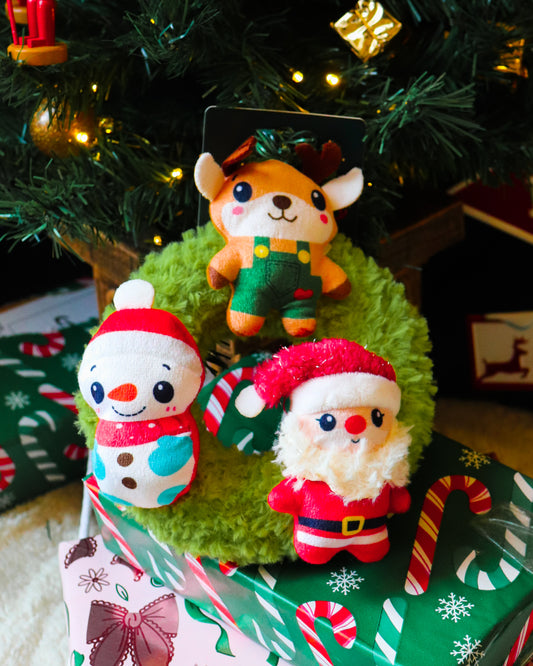 GREAT & SMALL CHRISTMAS WREATH WITH 3 DETACHABLE TOYS PLUSHIE