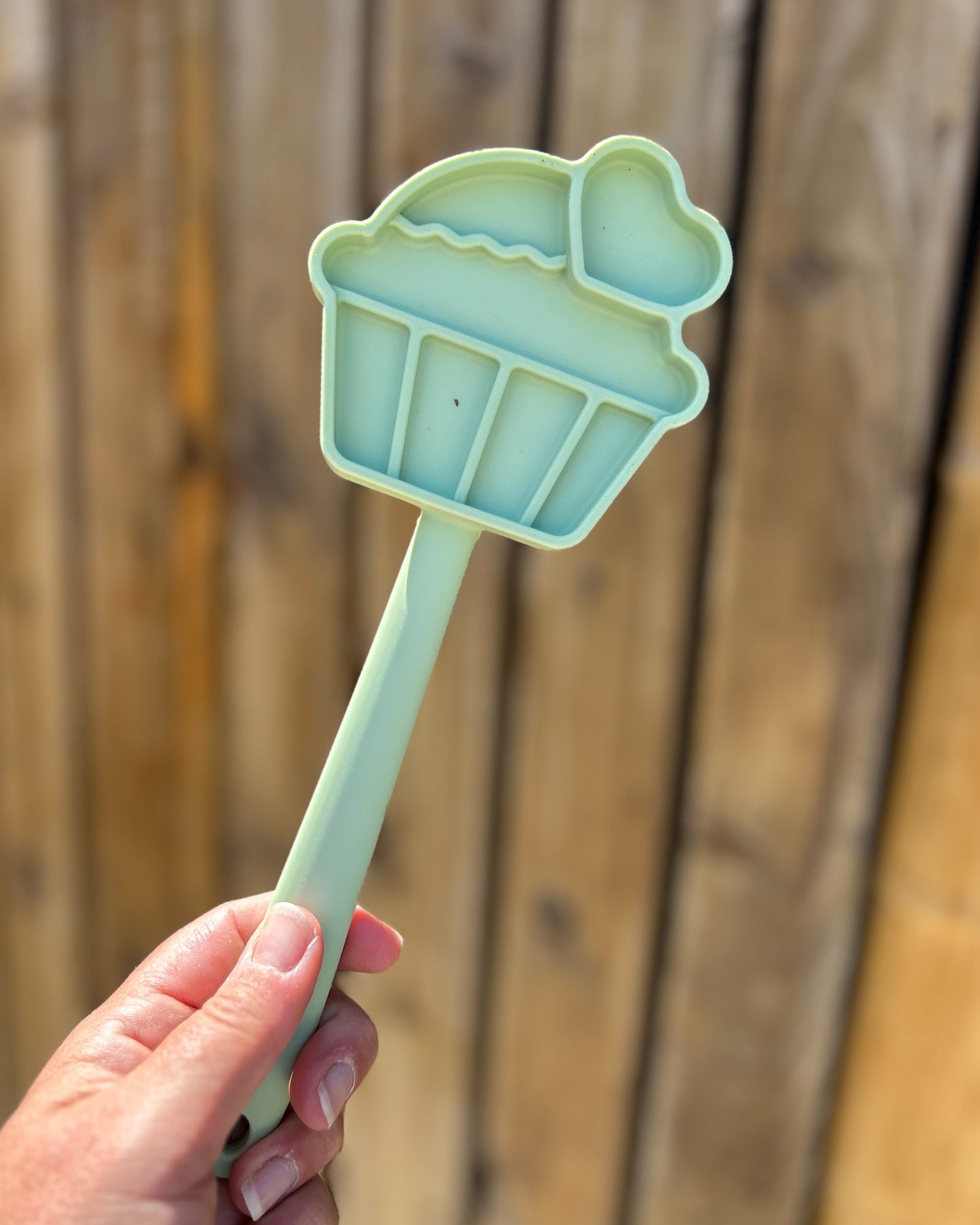 CUPCAKE LOVE SILICONE LICK STICK HANDHELD ENRICHMENT TOOL