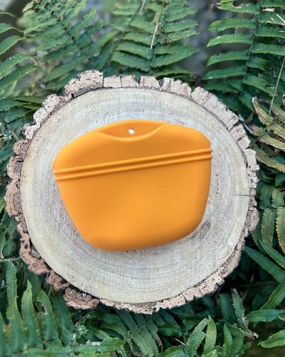 SILICONE TREAT POUCH