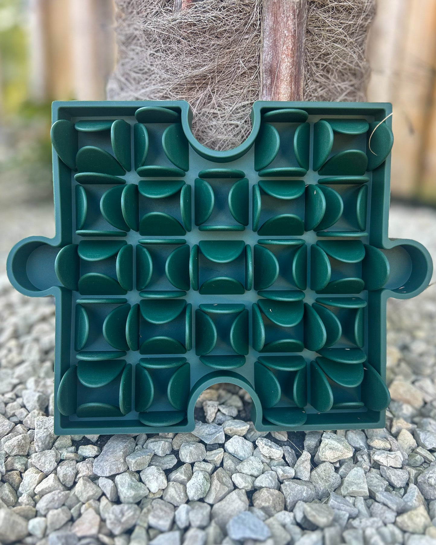PUZZLE PIECES SILICONE SLOW FEEDER BOWL