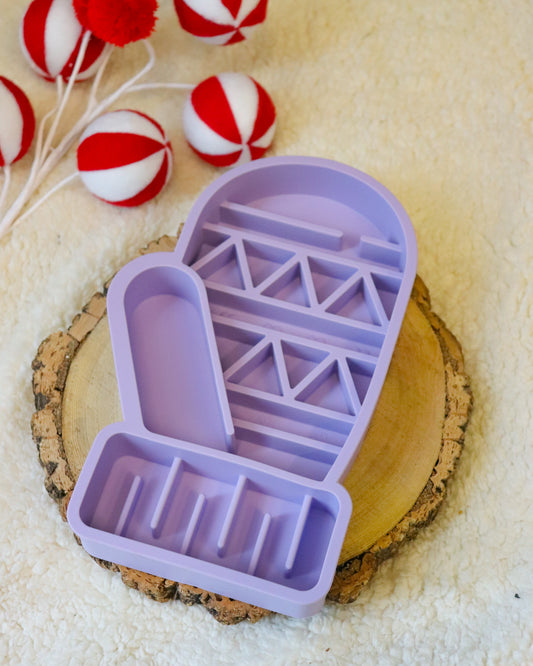 WINTER MITTEN SILICON 2 IN 1 SLOW FEEDER LICK MAT ENRICHMENT BOWL