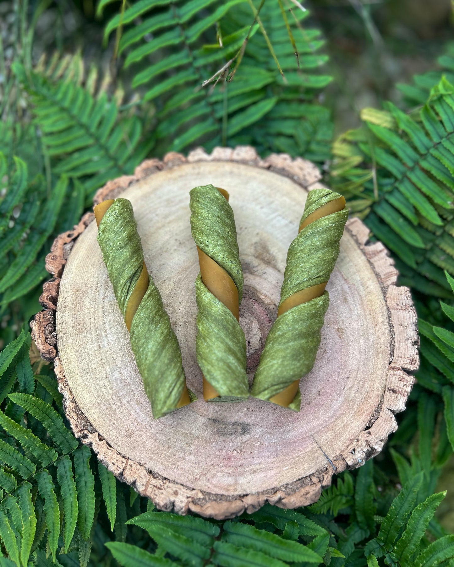 VEGGIE BITES BROCCOLI & SPINACH  PUFFED TWIST STICK CHEW