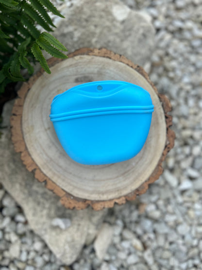 SILICONE TREAT POUCH